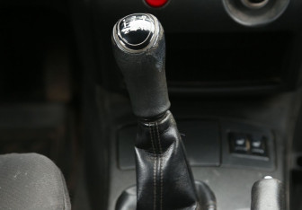 Подержанный автомобиль Mitsubishi Outlander 2004 года (13 фото)