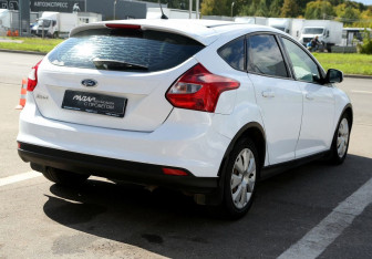 Подержанный автомобиль Ford Focus Hatchback 2014 года (6 фото)