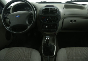 Подержанный автомобиль LADA (ВАЗ) Kalina Sedan 2008 года (12 фото)