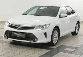 Подержанный автомобиль Toyota Camry Sedan 2015 года (8 фото)