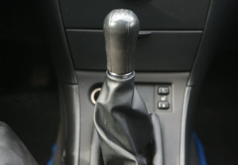 Подержанный автомобиль Toyota Corolla Sedan 2004 года (13 фото)