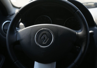 Подержанный автомобиль Renault Duster 2013 года (16 фото)