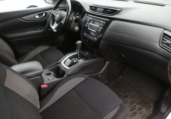 Подержанный автомобиль Nissan Qashqai 2021 года (9 фото)