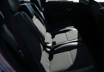 Подержанный автомобиль Renault Scenic 2015 года (11 фото)