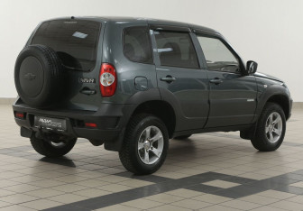 Подержанный автомобиль Chevrolet Niva 2012 года (4 фото)