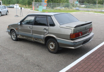 Подержанный автомобиль LADA (ВАЗ) 2115 2002 года (5 фото)