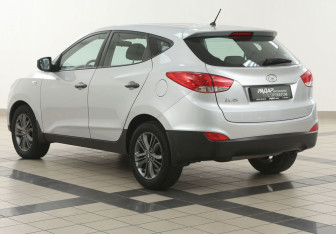 Подержанный автомобиль Hyundai ix35 2015 года (2 фото)