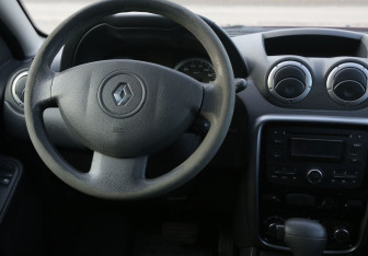 Подержанный автомобиль Renault Duster 2012 года (14 фото)