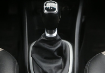 Подержанный автомобиль Kia Rio Sedan 2016 года (13 фото)