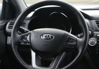 Подержанный автомобиль Kia Rio Sedan 2013 года (15 фото)