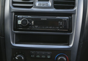 Подержанный автомобиль Hyundai Sonata 2006 года (13 фото)