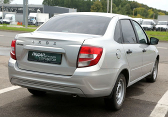 Подержанный автомобиль LADA (ВАЗ) Granta Sedan 2019 года (6 фото)