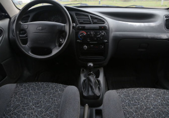Подержанный автомобиль Chevrolet Lanos 2007 года (12 фото)