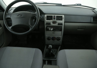 Подержанный автомобиль LADA (ВАЗ) Priora Wagon 2011 года (12 фото)