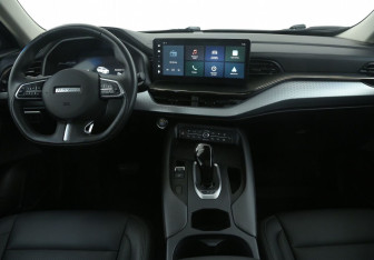 Подержанный автомобиль Haval F7 2023 года (12 фото)