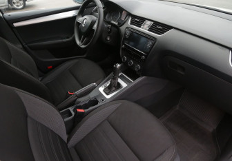 Подержанный автомобиль Skoda Octavia Liftback 2017 года (9 фото)