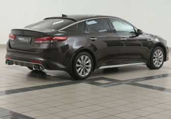 Подержанный автомобиль Kia Optima Sedan 2017 года (4 фото)