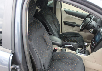 Подержанный автомобиль Ford Focus Wagon 2006 года (10 фото)