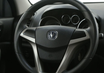 Подержанный автомобиль Changan CS35 2014 года (16 фото)