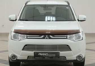 Подержанный автомобиль Mitsubishi Outlander 2012 года (6 фото)