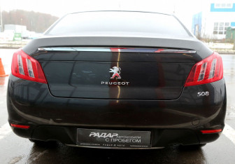 Подержанный автомобиль Peugeot 508 Sedan 2012 года (5 фото)