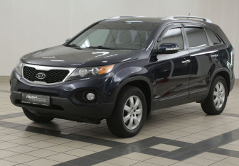 Подержанный автомобиль Kia Sorento 2010 года (8 фото)