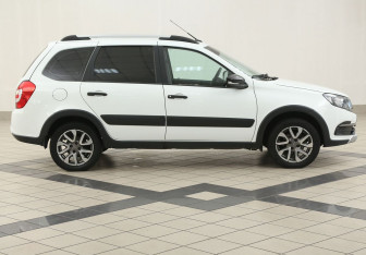 Подержанный автомобиль LADA (ВАЗ) Granta Wagon 2021 года (5 фото)