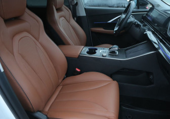 Подержанный автомобиль Omoda C5 2022 года (10 фото)