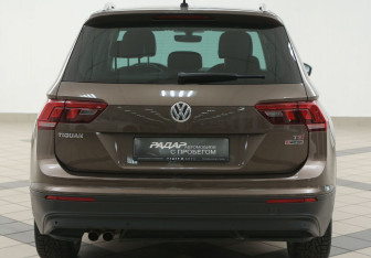 Подержанный автомобиль Volkswagen Tiguan 2017 года (3 фото)