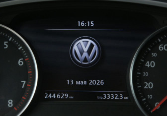 Подержанный автомобиль Volkswagen Touareg 2013 года (20 фото)