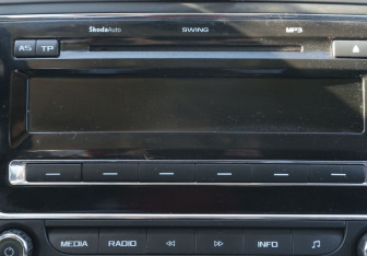 Подержанный автомобиль Skoda Superb Liftback 2011 года (15 фото)