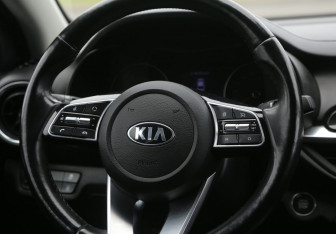 Подержанный автомобиль Kia Cerato Sedan 2020 года (26 фото)