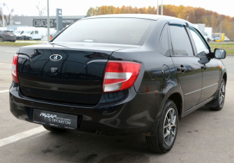 Подержанный автомобиль LADA (ВАЗ) Granta Sedan 2012 года (6 фото)