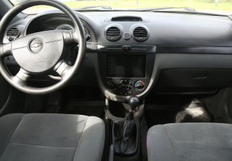 Подержанный автомобиль Chevrolet Lacetti Hatchback 2006 года (12 фото)