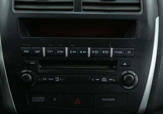 Подержанный автомобиль Mitsubishi ASX 2011 года (13 фото)