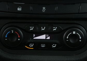 Подержанный автомобиль LADA (ВАЗ) Vesta Sedan 2019 года (17 фото)