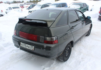 Подержанный автомобиль LADA (ВАЗ) 2112 2006 года (6 фото)