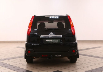 Подержанный автомобиль Nissan X-Trail 2007 года (3 фото)