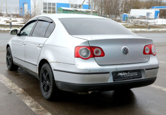 Подержанный автомобиль Volkswagen Passat Sedan 2007 года (4 фото)