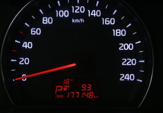 Подержанный автомобиль Kia Sorento 2013 года (19 фото)