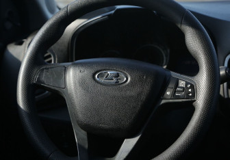 Подержанный автомобиль LADA (ВАЗ) XRAY 2016 года (16 фото)