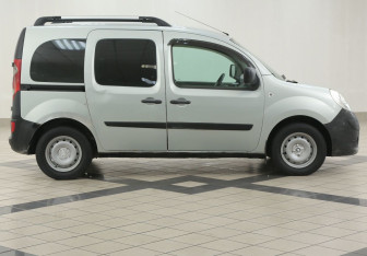 Подержанный автомобиль Renault Kangoo 2008 года (5 фото)