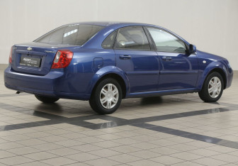 Подержанный автомобиль Chevrolet Lacetti Sedan 2011 года (4 фото)