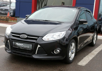 Подержанный автомобиль Ford Focus Hatchback 2011 года (3 фото)