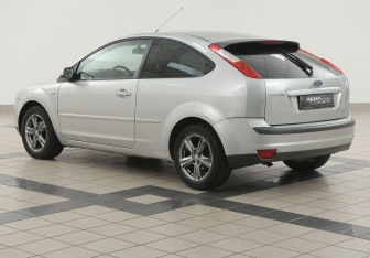 Подержанный автомобиль Ford Focus Hatchback 2007 года (2 фото)