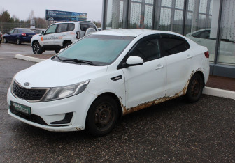 Подержанный автомобиль Kia Rio Sedan 2012 года (3 фото)