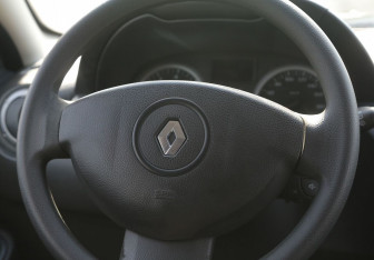 Подержанный автомобиль Renault Duster 2013 года (16 фото)