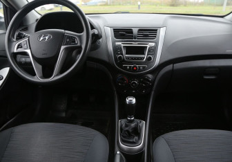 Подержанный автомобиль Hyundai Solaris Sedan 2016 года (12 фото)