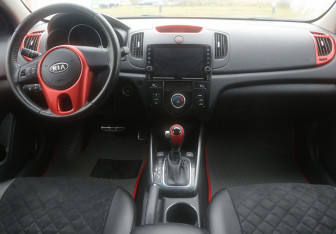 Подержанный автомобиль Kia Cerato Sedan 2011 года (12 фото)