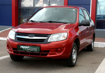 Подержанный автомобиль LADA (ВАЗ) Granta Sedan 2012 года (3 фото)